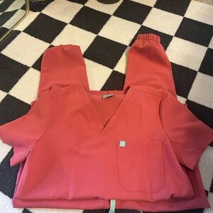 Garde Malade small scrub set